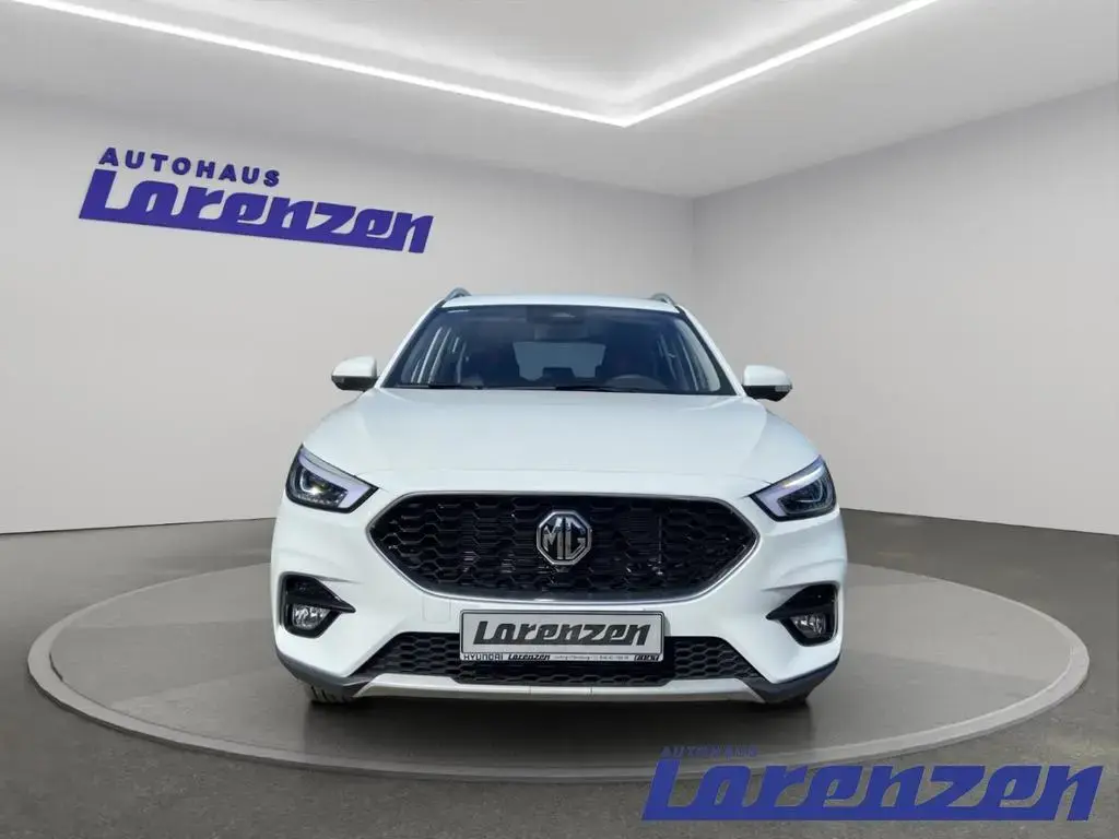 Main__Slider__Photo:MG ZS 1.5 Vti LUXURY A T Navi Leder 360 Kamera LED 08/2024-1