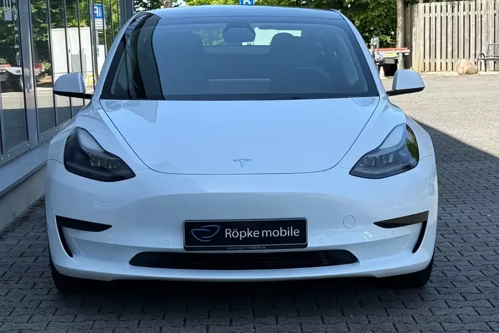 Main__Slider__Photo:Tesla Model 3 Standard Range  mit LFP Akku 06/2021-1