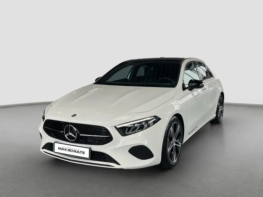 Main__Slider__Photo:Mercedes-Benz A 180 Progressive*Night*LED*Distronic*ParkP*360° 01/2026-1