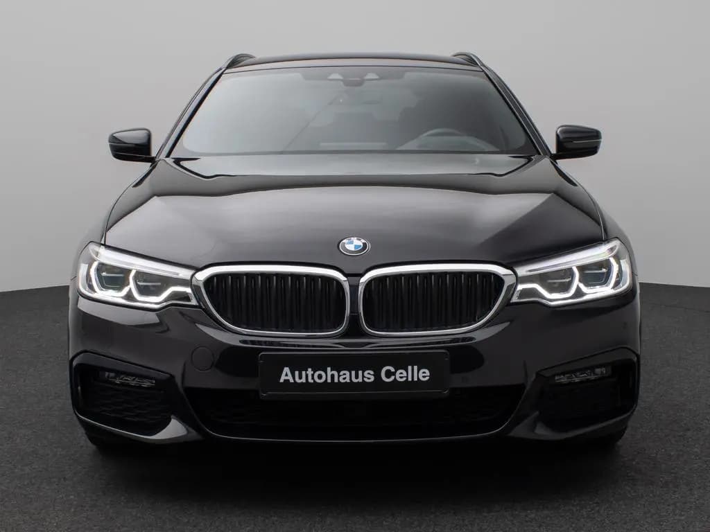 Main__Slider__Photo:BMW 520 i Tour M Sport AHK HUD HI-FI  Kamera 06/2019-0
