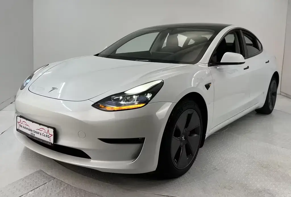 Main__Slider__Photo:Tesla Model 3 Long Range Dual AWD 366KW Premium Komfort Multim 03/2023-1