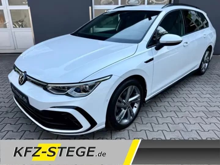 Main__Slider__Photo:Volkswagen Golf VIII Variant R-Line eTSI/ IQ.Light/ Kamera 04/2021-0