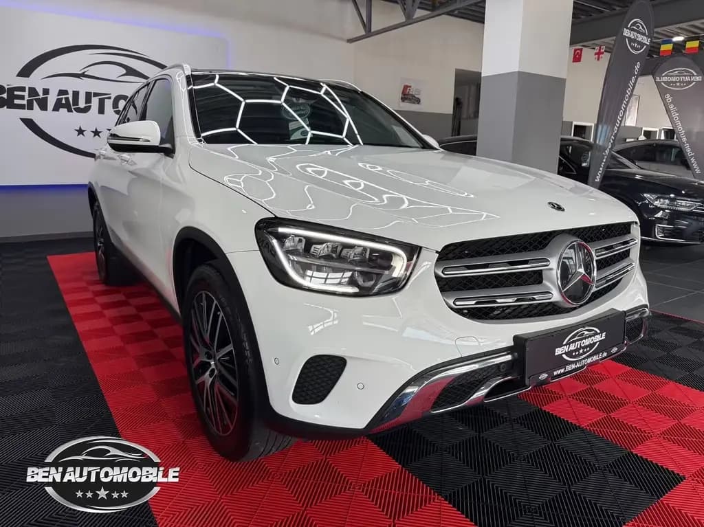 Main__Slider__Photo:Mercedes-Benz GLC 300 d 4Matic PANO+LED+RFK+AHK 09/2019-0