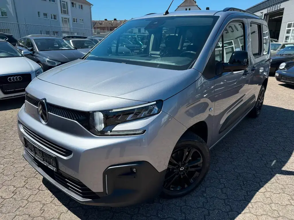Main__Slider__Photo:Citroën Berlingo Max M AHK 02/2025-1