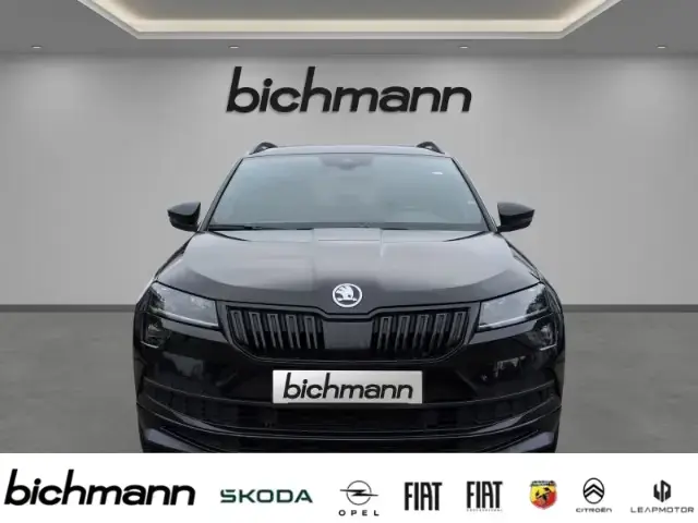 Main__Slider__Photo:Skoda Karoq Sportline 4x4 Colu Pano el.Heck vCP Canton 06/2021-1