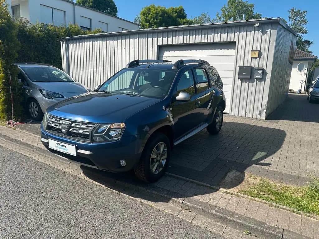 Main__Slider__Photo:Dacia Duster I Celebration 4x2 * 1 Hand* Garantie 10/2015-0