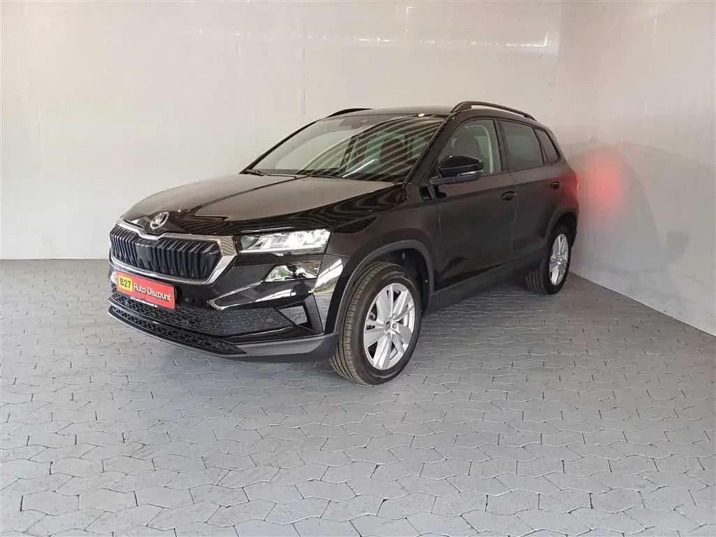 Main__Slider__Photo:Skoda Karoq 1.5 TSI Selection DSG NAVI+ACC+KESSY 11/2024-0