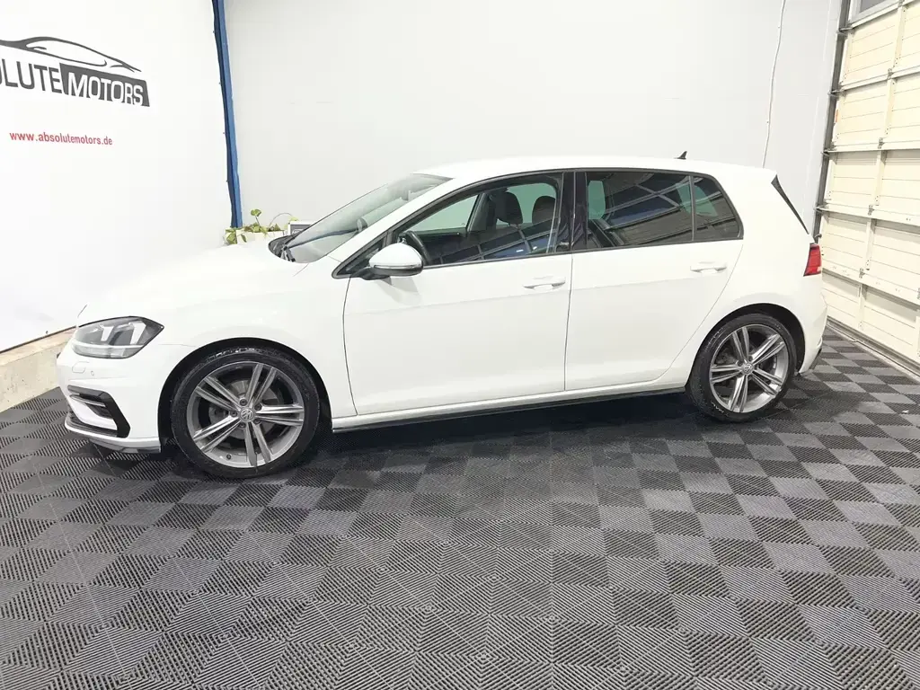 Main__Slider__Photo:Volkswagen Golf VII 1,4TSI R-Line *Navi *ACC 03/2018-1