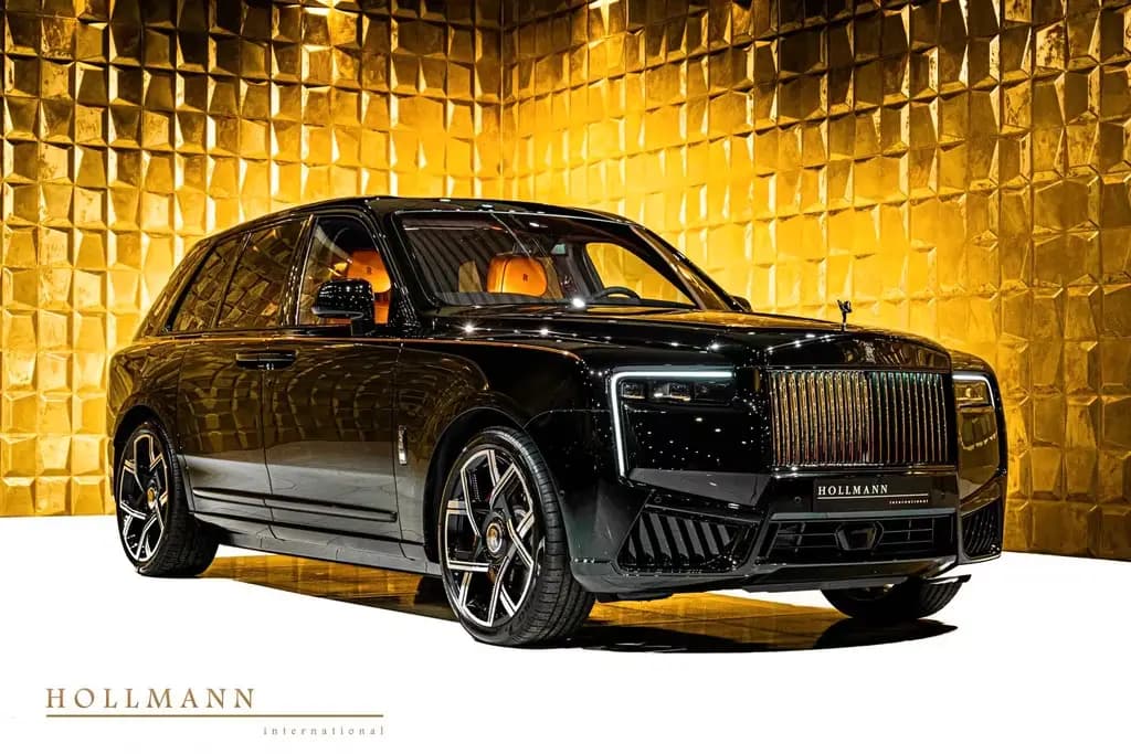 Main__Slider__Photo:Rolls-Royce Cullinan SERIES II +BLACK BADGE+4 SEATS null-0
