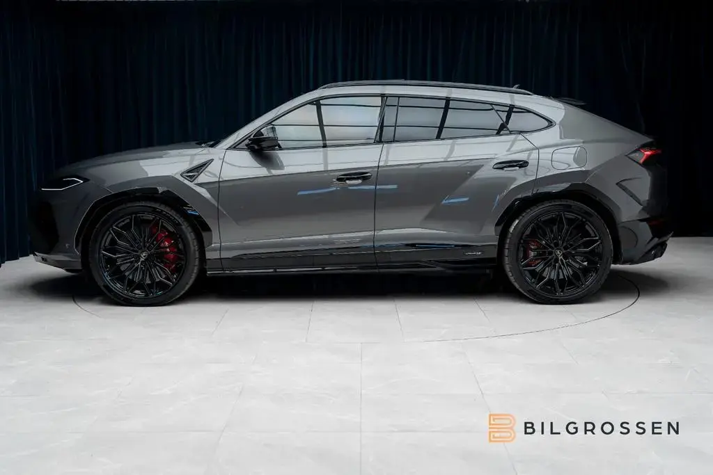 Main__Slider__Photo:Lamborghini Urus SE Style-P Black Big Carbon Grigio Keres 23 null-1