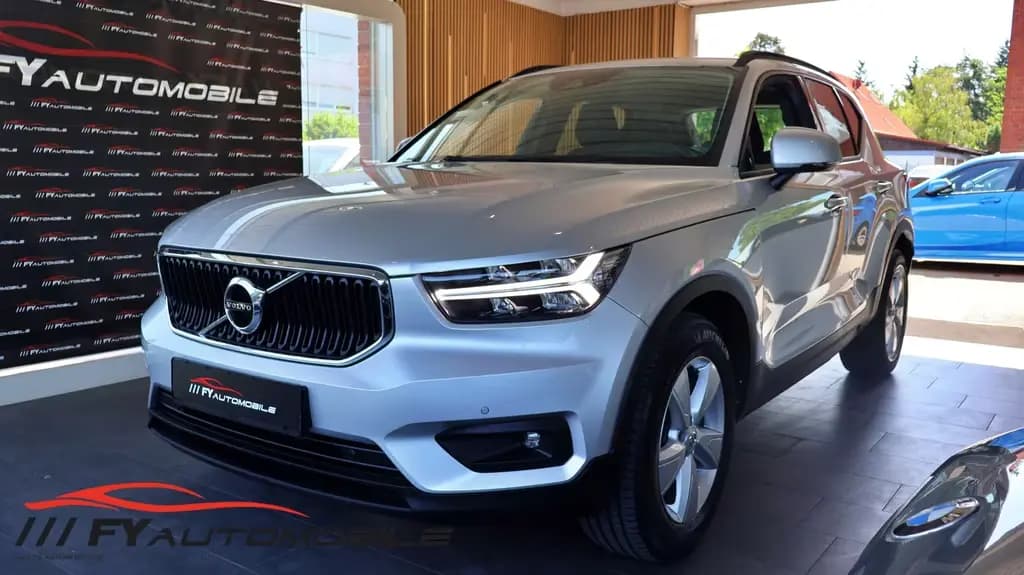 Main__Slider__Photo:Volvo XC40 Design AWD Allrad 8xBereift Navi Garantie! 03/2019-0