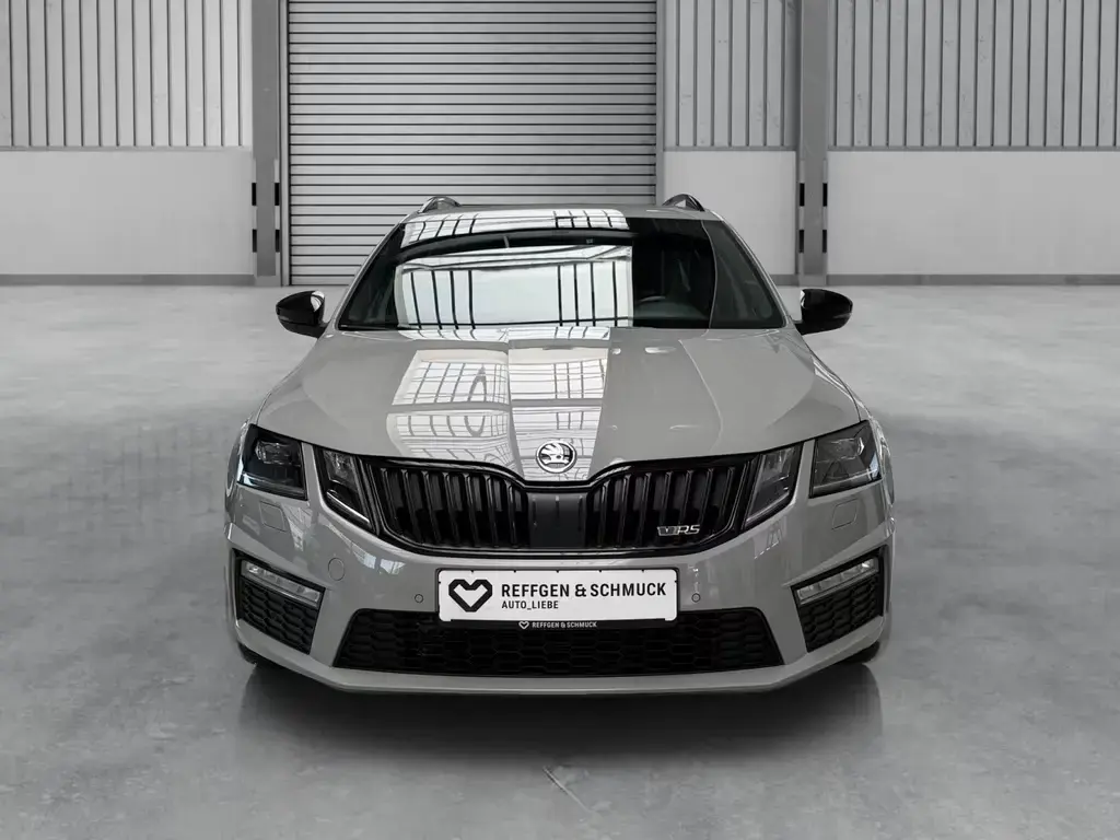 Main__Slider__Photo:Skoda Octavia COMBI RS BLACK DSG NAVI+PANO+LED+KAMERA+ 06/2018-1