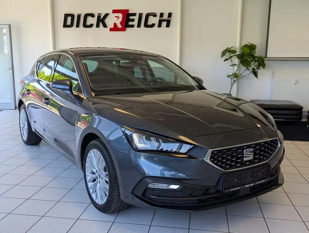 Main__Slider__Photo:Seat Leon 1.5 TSI Xcellence T-Leder Navi LRH 06/2022-0
