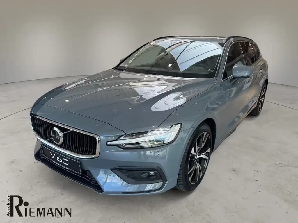 Main__Slider__Photo:Volvo V60 B3 Benzin Core + Driver Awareness-Paket 05/2024-0
