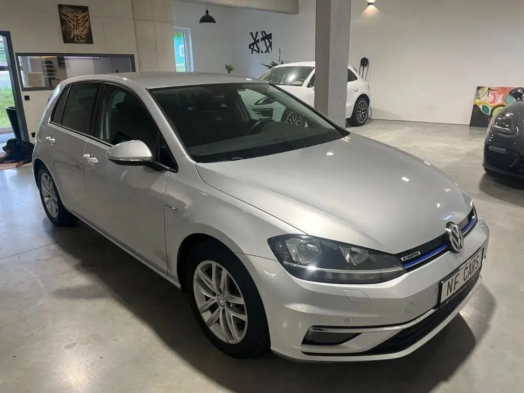 Main__Slider__Photo:Volkswagen Golf VII Lim. Comfortline BlueMotion 1.5 TSI EU6 10/2020-1