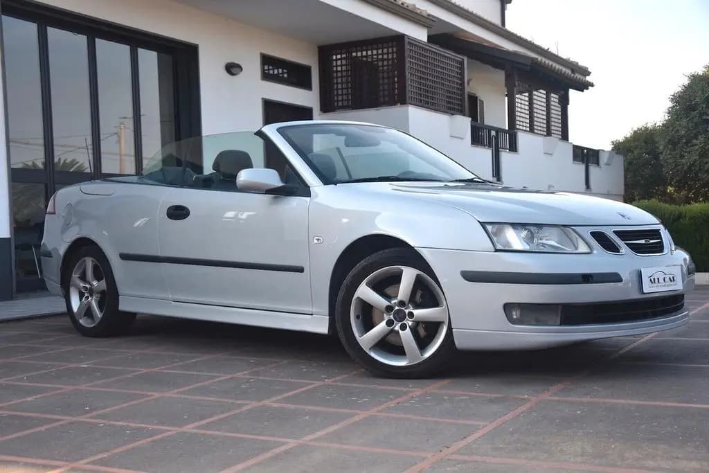 Main__Slider__Photo:Saab 9-3 Cabriolet 1.9 TiD 16V DPF Vector Sentro 06/2006-0