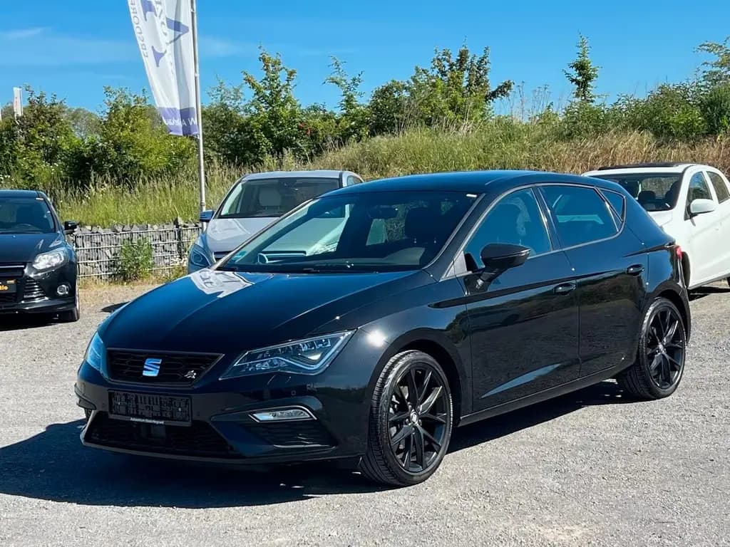 Main__Slider__Photo:Seat Leon FR Panorama+Navi+ACT+Carplay 02/2020-0