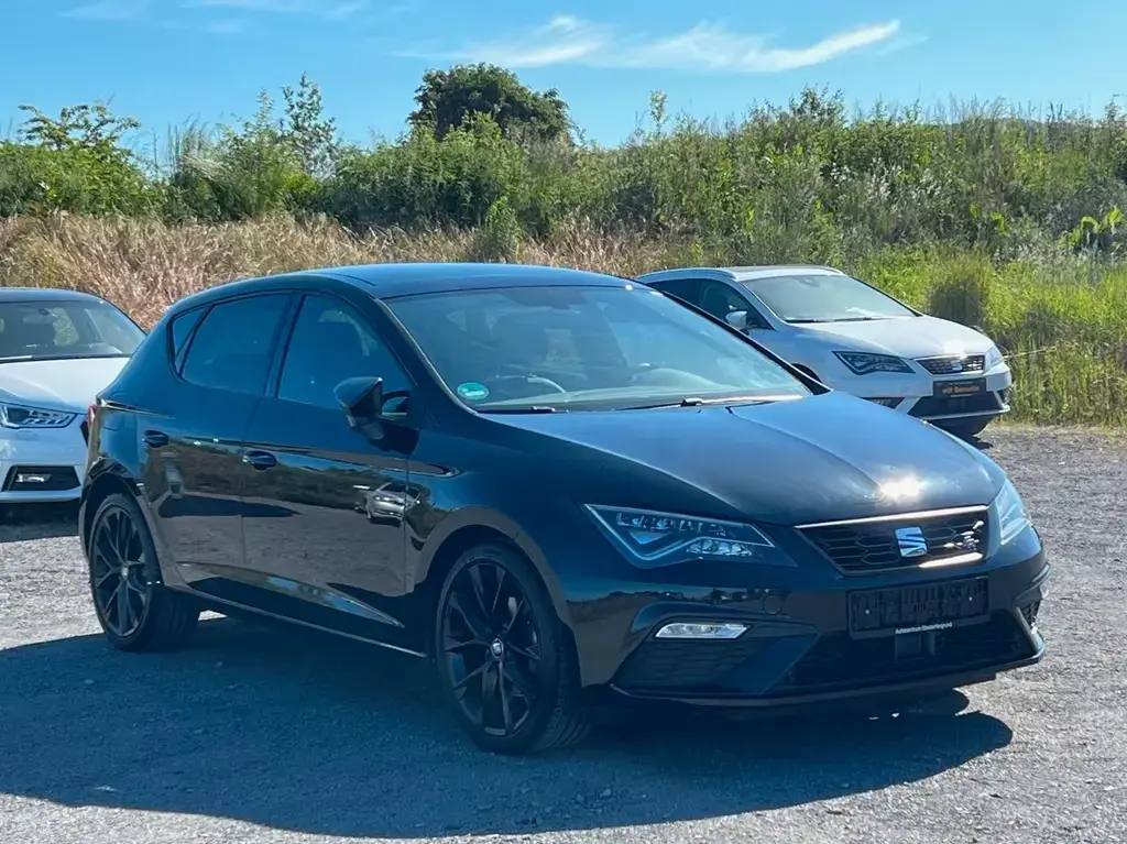 Main__Slider__Photo:Seat Leon FR Panorama+Navi+ACT+Carplay 02/2020-1