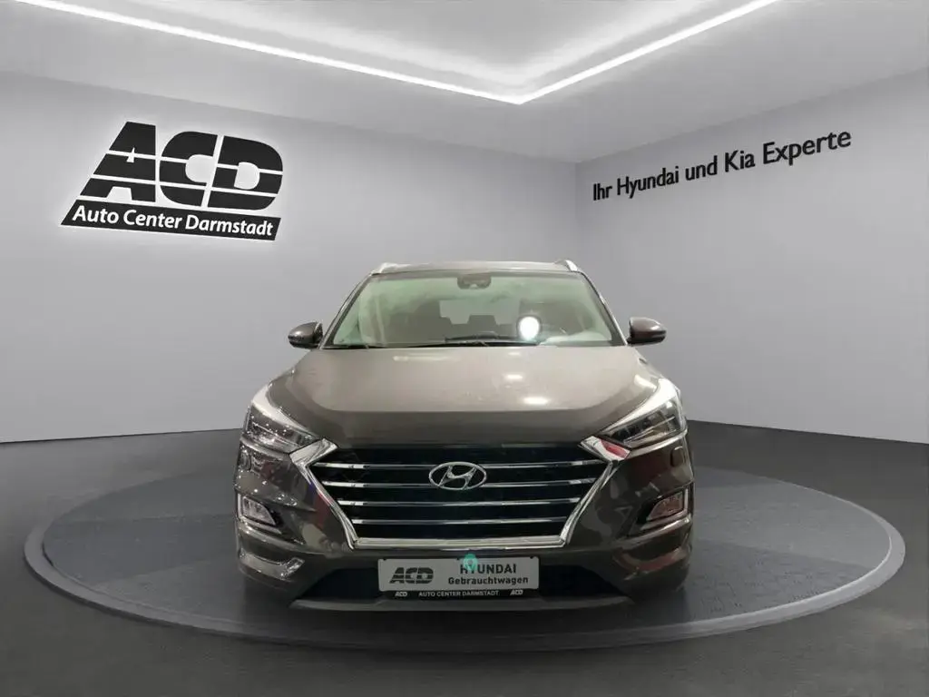 Main__Slider__Photo:Hyundai TUCSON 1,6 T Premium |4WD|AHK|19ZOLL|E-SITZE|ASS 08/2018-1
