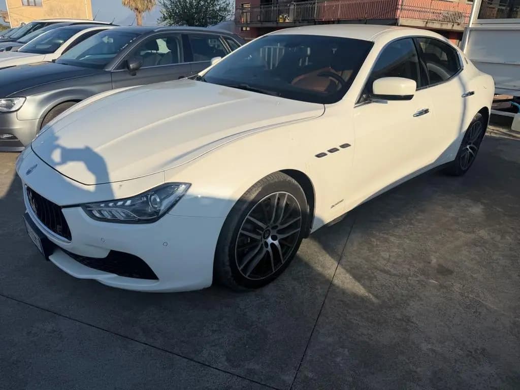 Main__Slider__Photo:Maserati Ghibli V6 Diesel 275 CV 04/2015-0