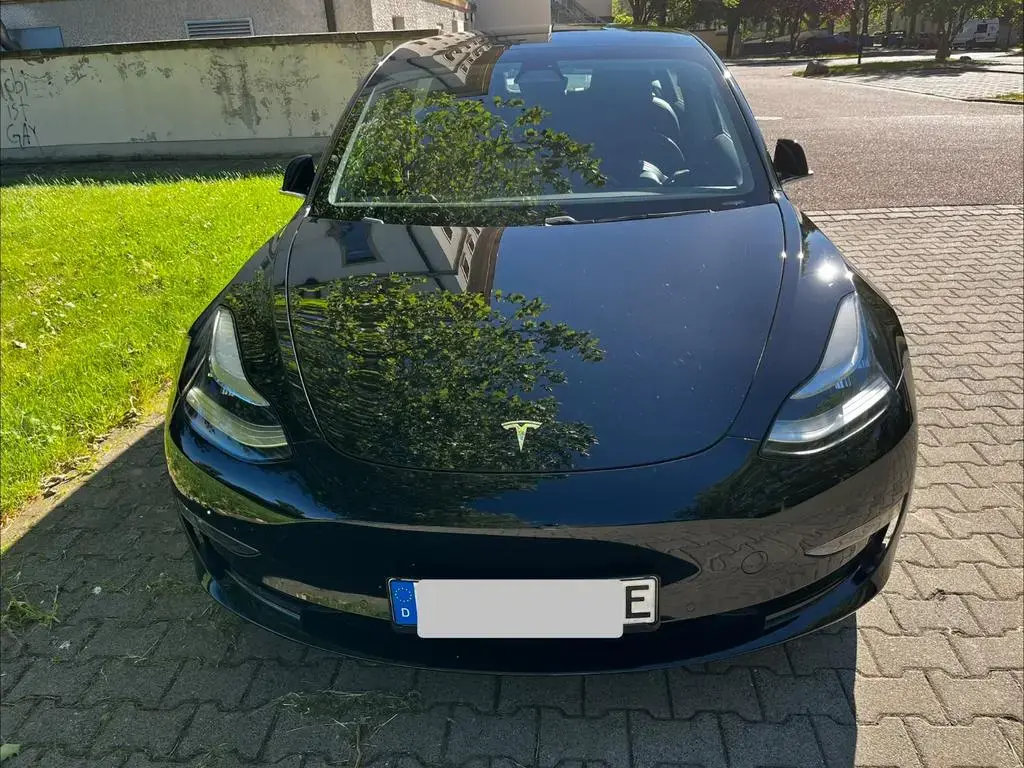 Main__Slider__Photo:Tesla Model 3 Langstreckenbatterie - Allradantrieb... 07/2020-1