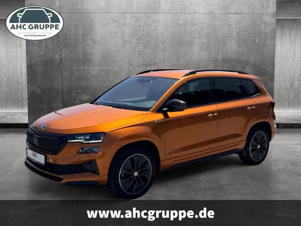 Main__Slider__Photo:Skoda Karoq Sportline 1,5l TSI 110kW 7-Gang-DSG elektr 10/2022-0