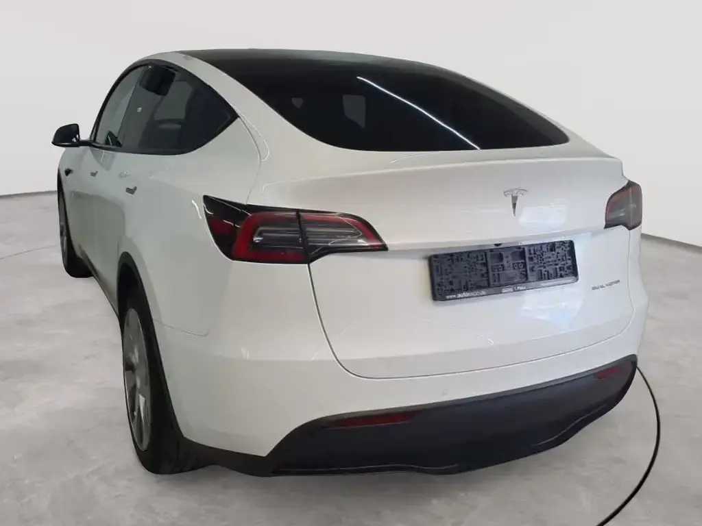 Main__Slider__Photo:Tesla Model Y Long Range Dual Motor AWD 02/2022-1