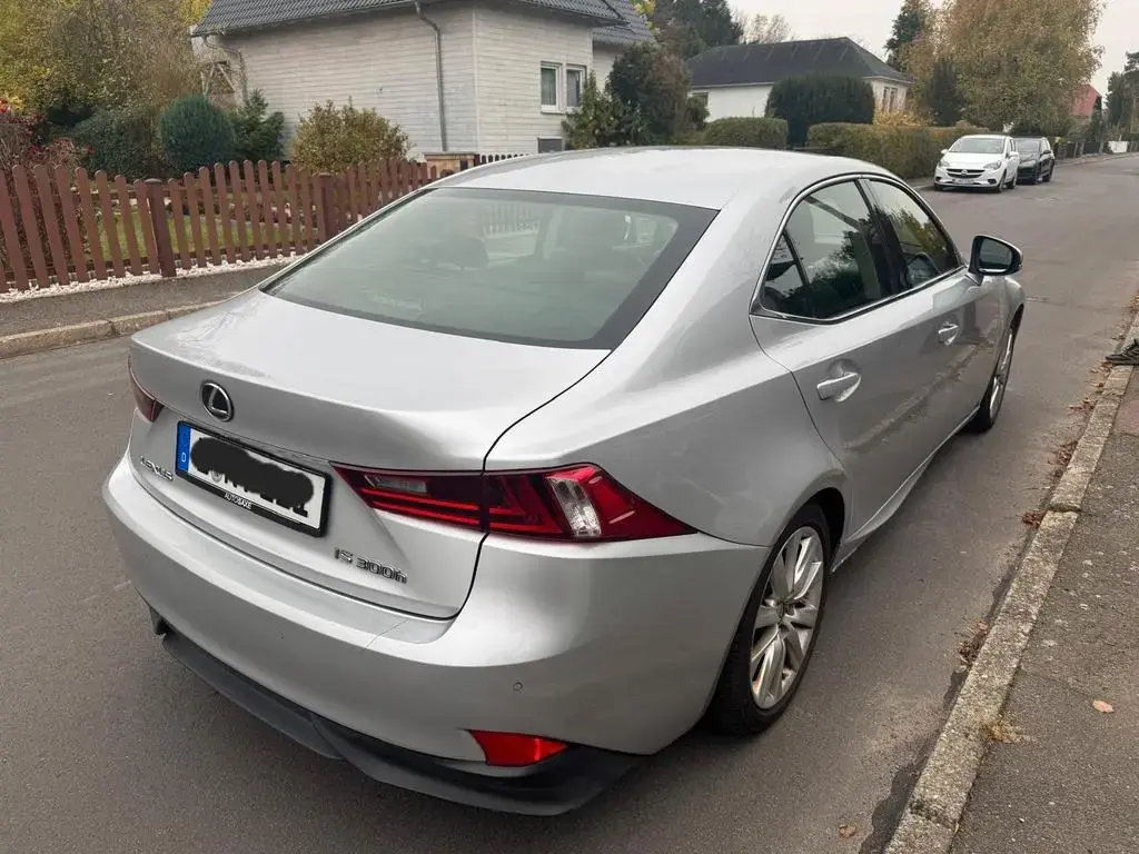 Main__Slider__Photo:Lexus IS 300 2.5 300h Automatik - 09/2015-1