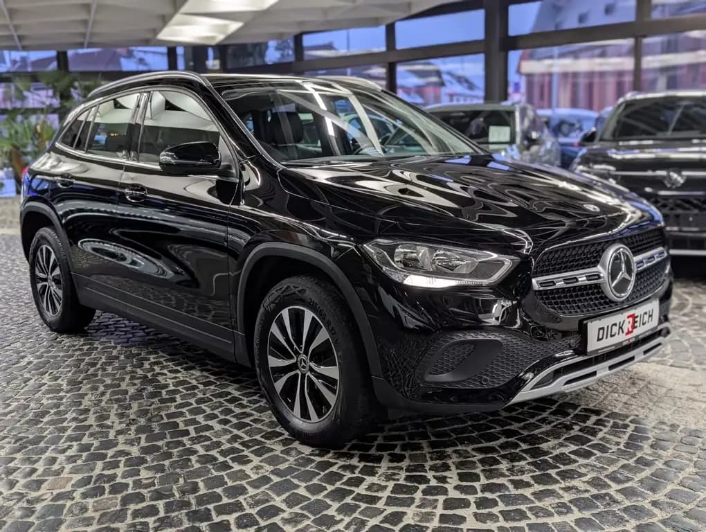 Main__Slider__Photo:Mercedes-Benz GLA 220 d STYLE MBUX TEMP StHz LEDER SHZ KEYLESS 05/2022-0