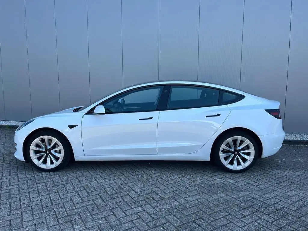Main__Slider__Photo:Tesla Model 3 Long Range AWD 75 kWh/ SOH 93.3 % 03/2022-1