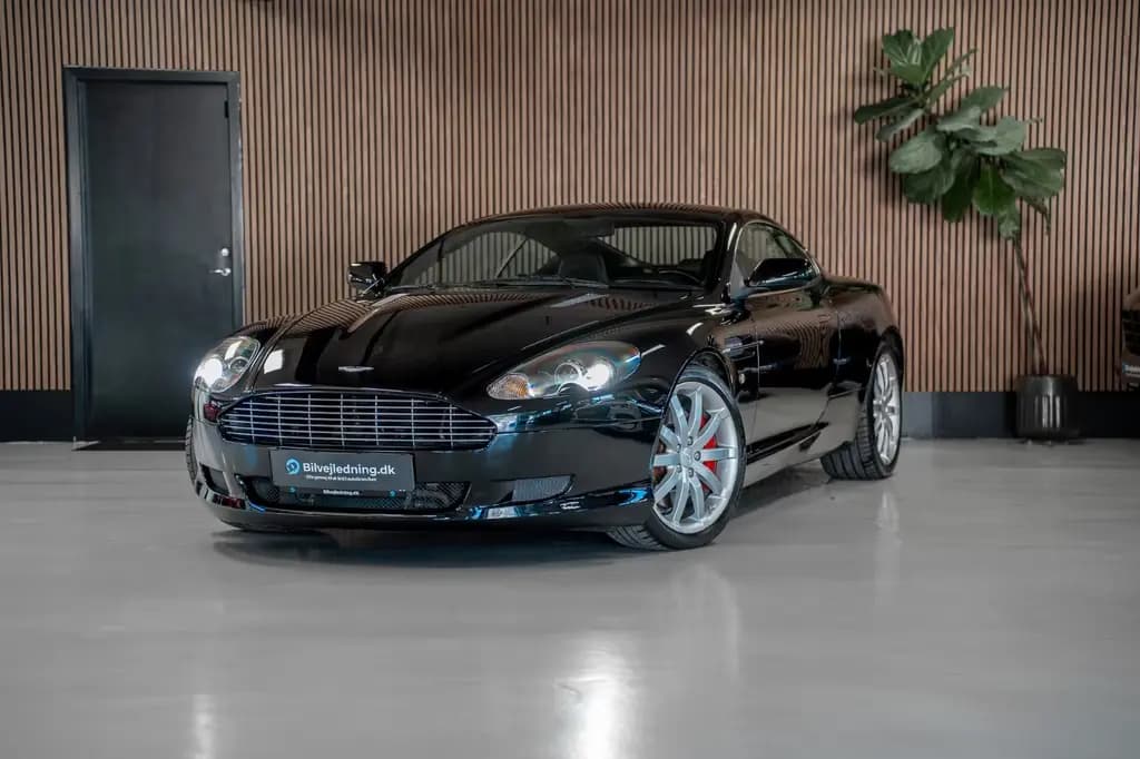 Main__Slider__Photo:Aston Martin DB9 5.9 Touchtronic 07/2005-0