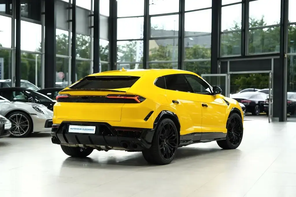 Main__Slider__Photo:Lamborghini Urus SE*SYLE-PACKAGE*PERFORMANCE-SEATS*B/O*PANO* 02/2026-1