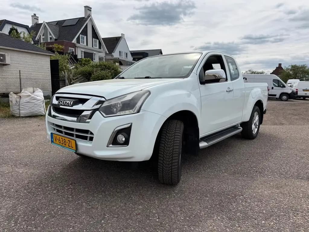 Main__Slider__Photo:Isuzu D-Max Extra  Cab 4WD IINSTYLE !AUTOMAAT -KLIMA ! 11/2019-0