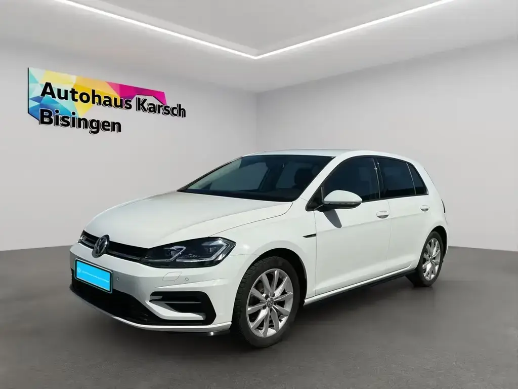 Main__Slider__Photo:Volkswagen Golf VII 1.5 TSI DSG Highline R-LINE EXT., NAVI 09/2019-1