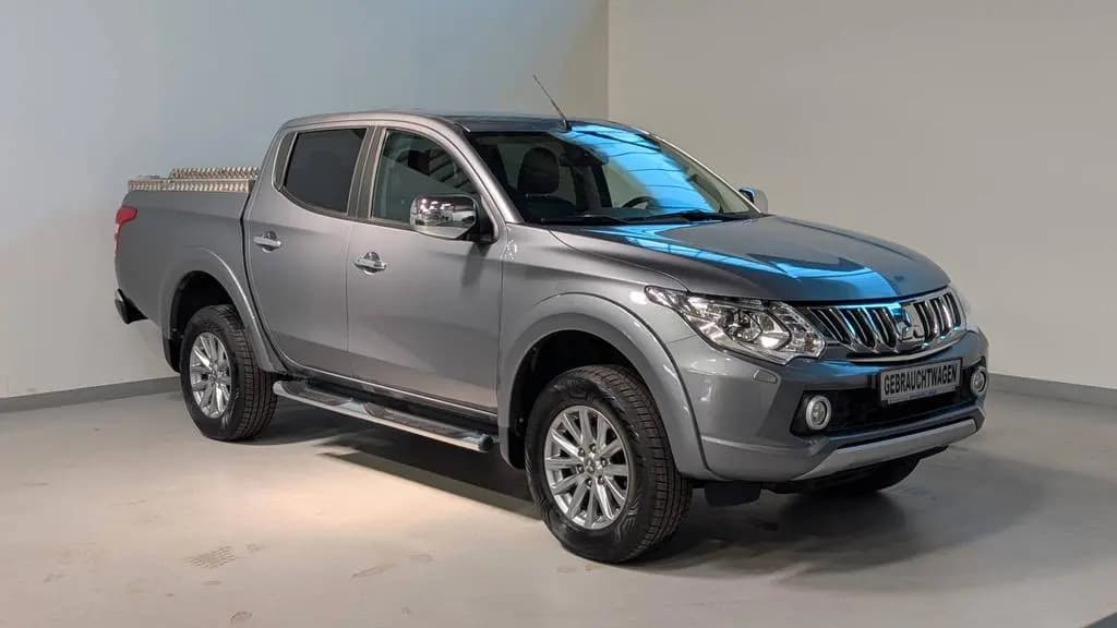 Main__Slider__Photo:Mitsubishi L200 2.4 DI-D Top AT/4WD/AHK/LEDER/1.H/ 04/2016-0