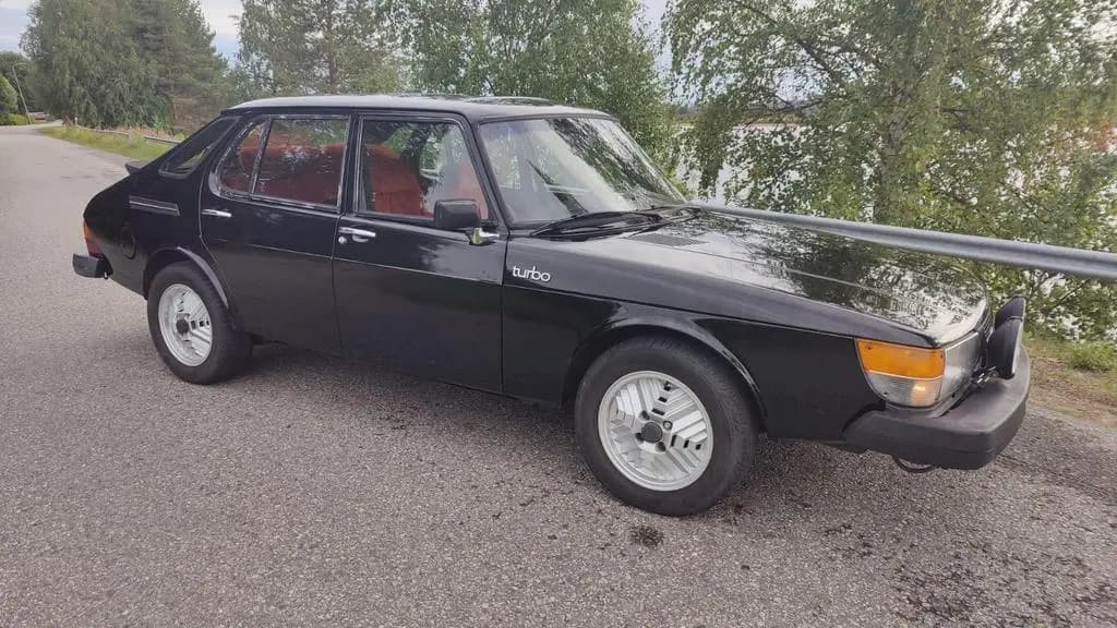 Main__Slider__Photo:Saab 900 Turbo 11/1979-0