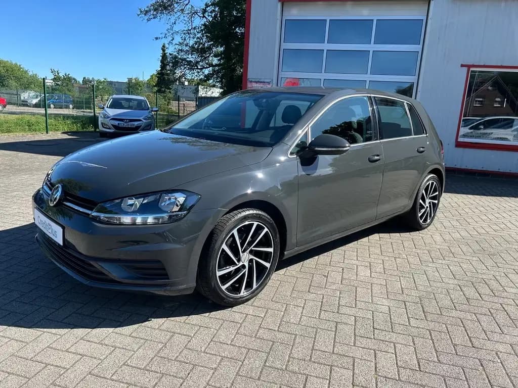 Main__Slider__Photo:Volkswagen Golf VII Lim. Trendline erst.59.000 Km ! 03/2020-0