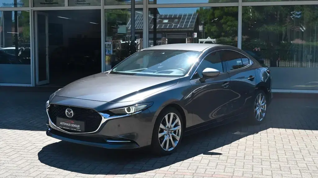 Main__Slider__Photo:Mazda 3 Lim. 4-trg. Selection/BOSE/ACC/360° 09/2019-1