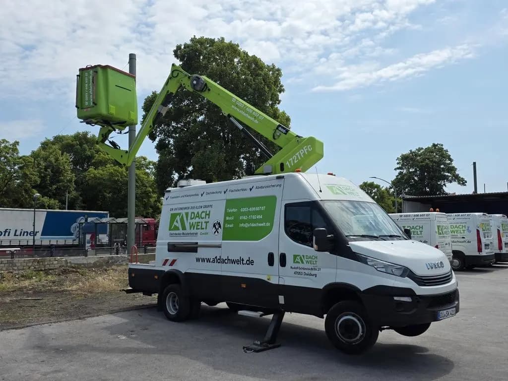 Main__Slider__Photo:Iveco Other 70C18 Steiger France Elevateur 08/2017-0