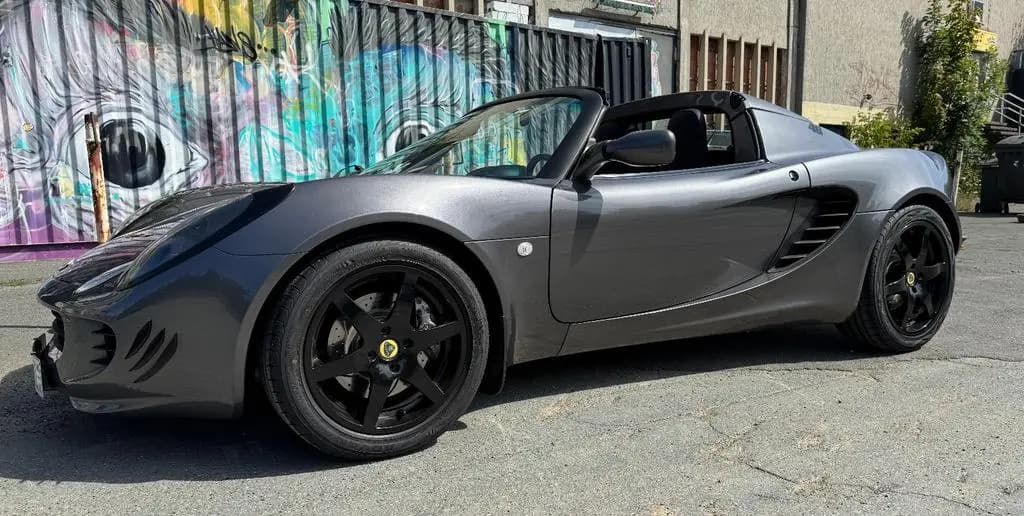 Main__Slider__Photo:Lotus Elise S2 111 orig. LHD 03/2002-0