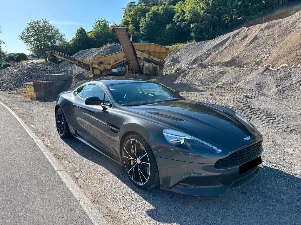 Main__Slider__Photo:Aston Martin Vanquish 6.0 *B&O*Carbondach*Mwst.* 09/2014-0