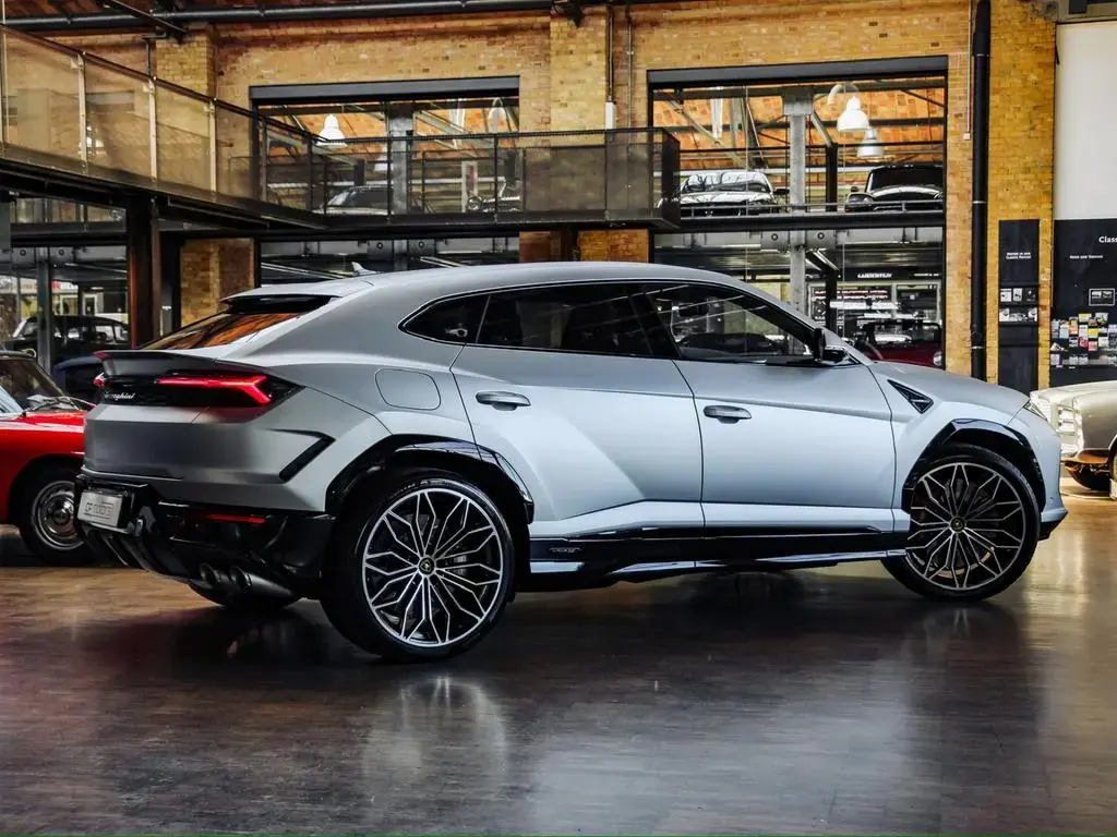 Main__Slider__Photo:Lamborghini Urus SE AKRAPOVIC, MASSAGE, NIGHT VISION, PPF 05/2025-1