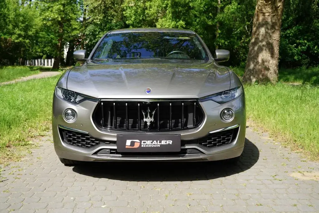 Main__Slider__Photo:Maserati Levante Benzin 3.0 V6 257kW 4x4 Auto 01/2022-1
