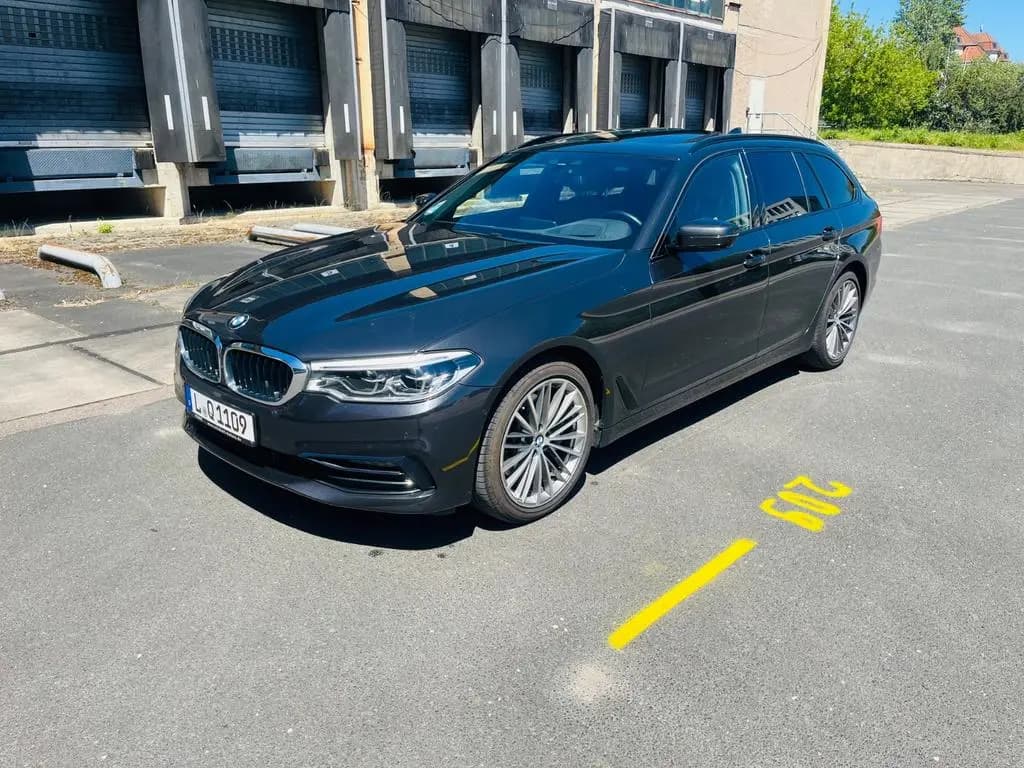 Main__Slider__Photo:BMW 530 xd HuD/Softclose/AHK/Memory/ACC 02/2020-0