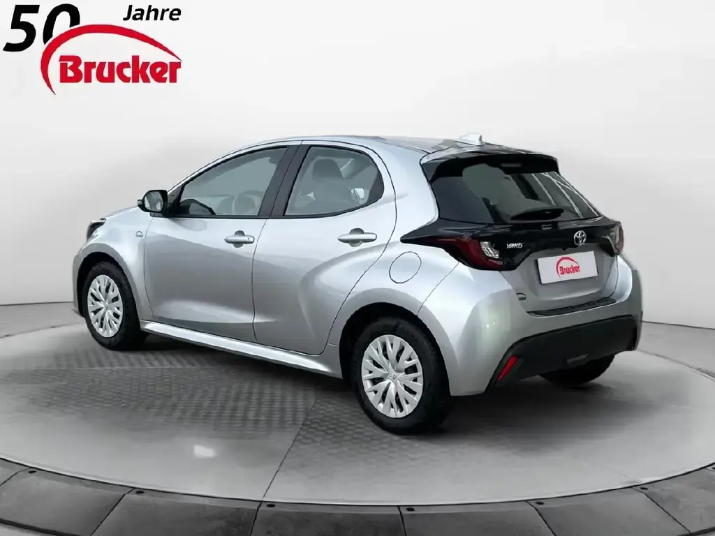 Main__Slider__Photo:Toyota Yaris Hybrid Business Edition 04/2023-1