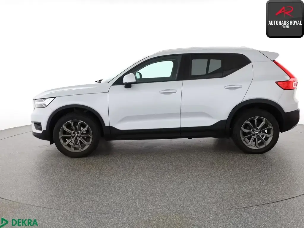Main__Slider__Photo:Volvo XC40 XC 40 T3 Momentum KAMERA,SENSUS,SPURHALTE,AHK,SH 02/2020-1
