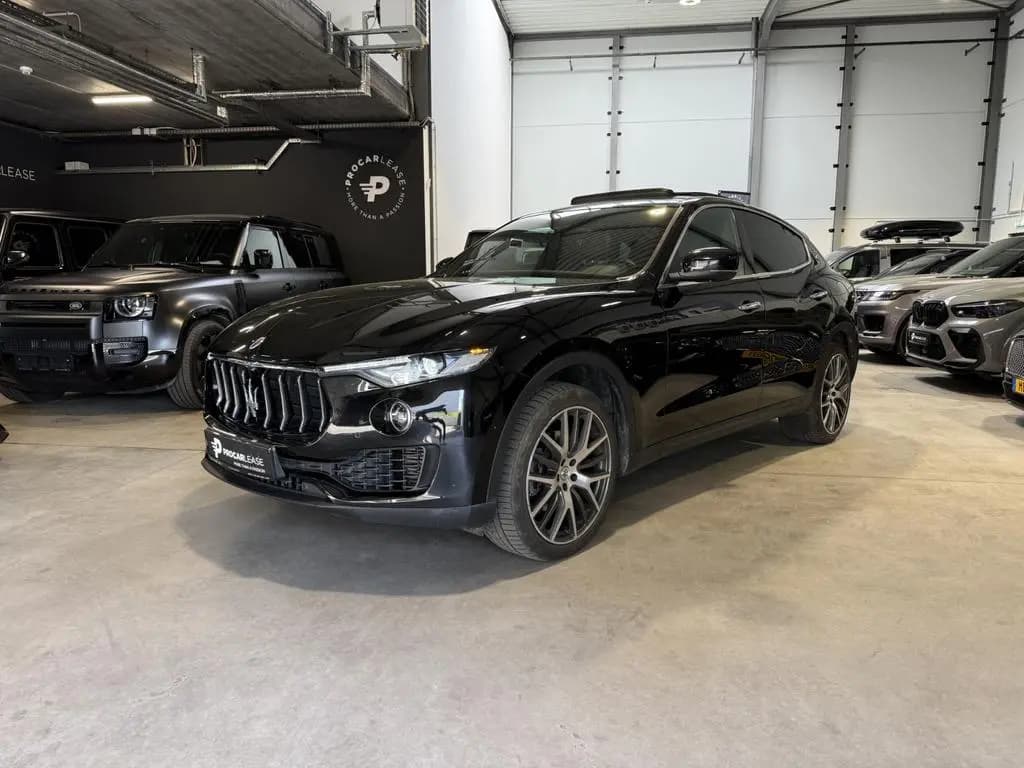 Main__Slider__Photo:Maserati Levante SQ4 DIESEL 3.0 4WD/ 21°/ SCHIEBEDACH/ 12/2020-0