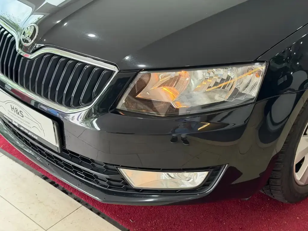 Main__Slider__Photo:Skoda Octavia Elegance Green-tec*PDC*SHZ 09/2014-1