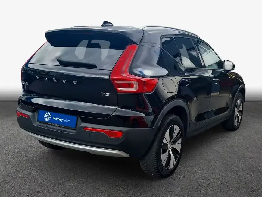 Main__Slider__Photo:Volvo XC40 T3 Geartronic Momentum Pro Lichtpaket*Winte 08/2021-1