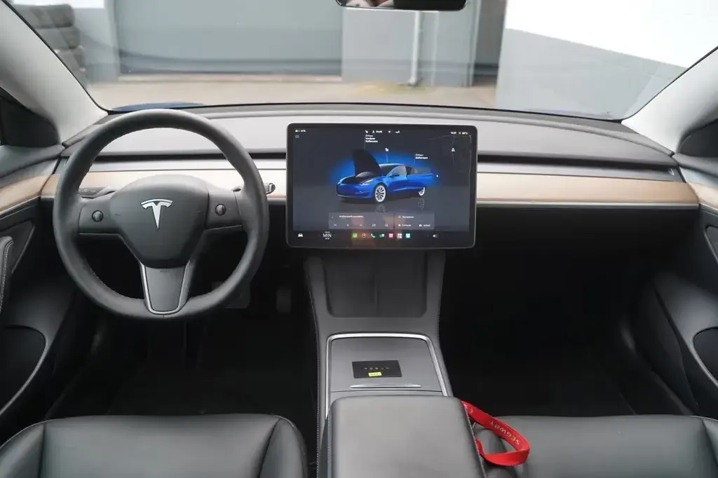 Main__Slider__Photo:Tesla Model 3 Long Range AWD  *19-Zoll* 12/2022-1